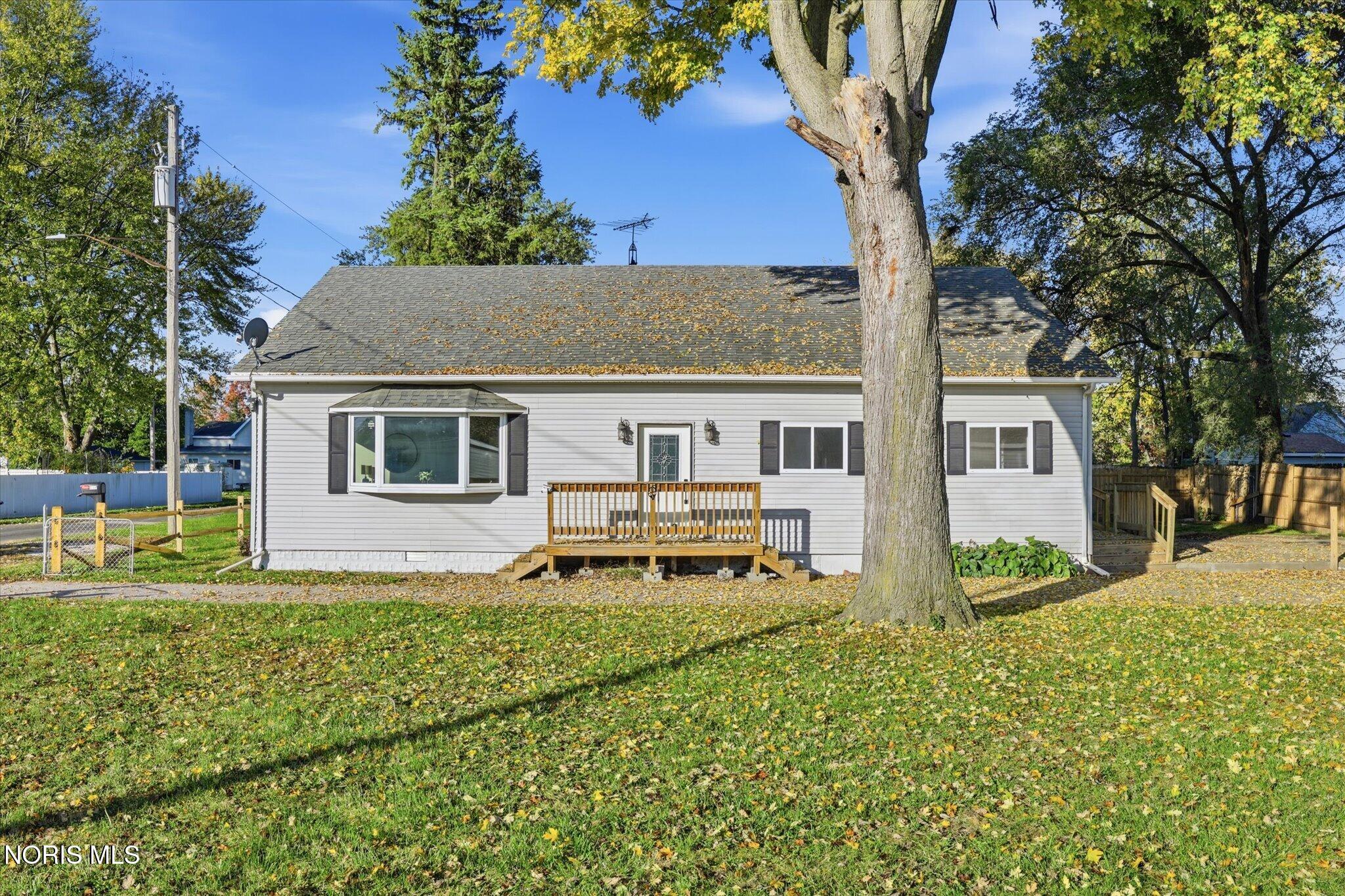 132 W Florence Avenue — photo