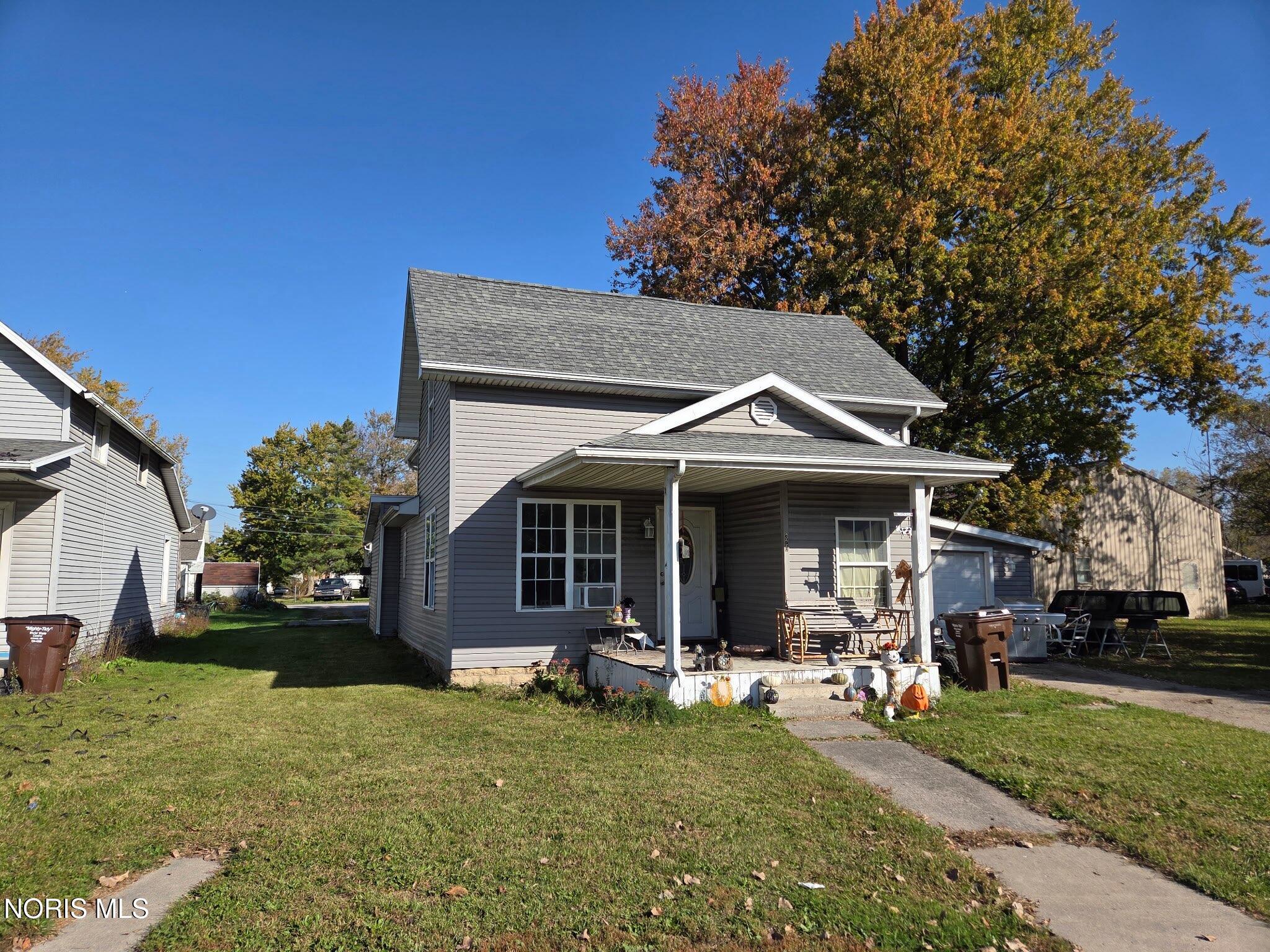 320 E Perry Street — photo