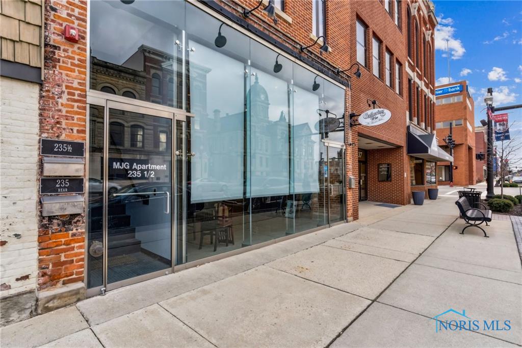 235 S Main Street, 1/2 — photo