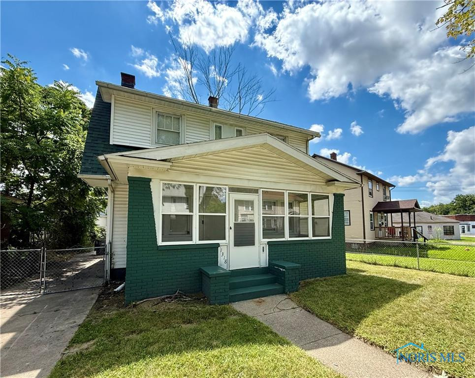 1318 Addington Road — photo