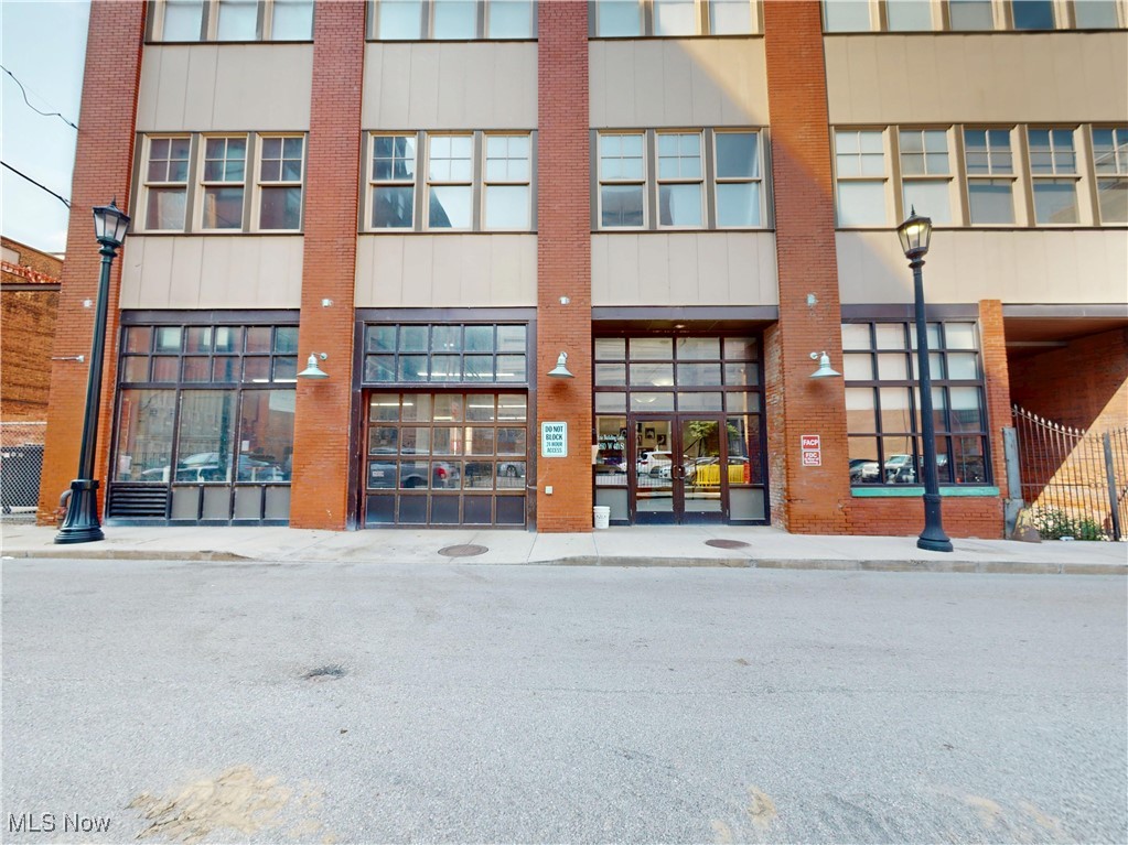 1260 W 4th Street Unit 402 — photo