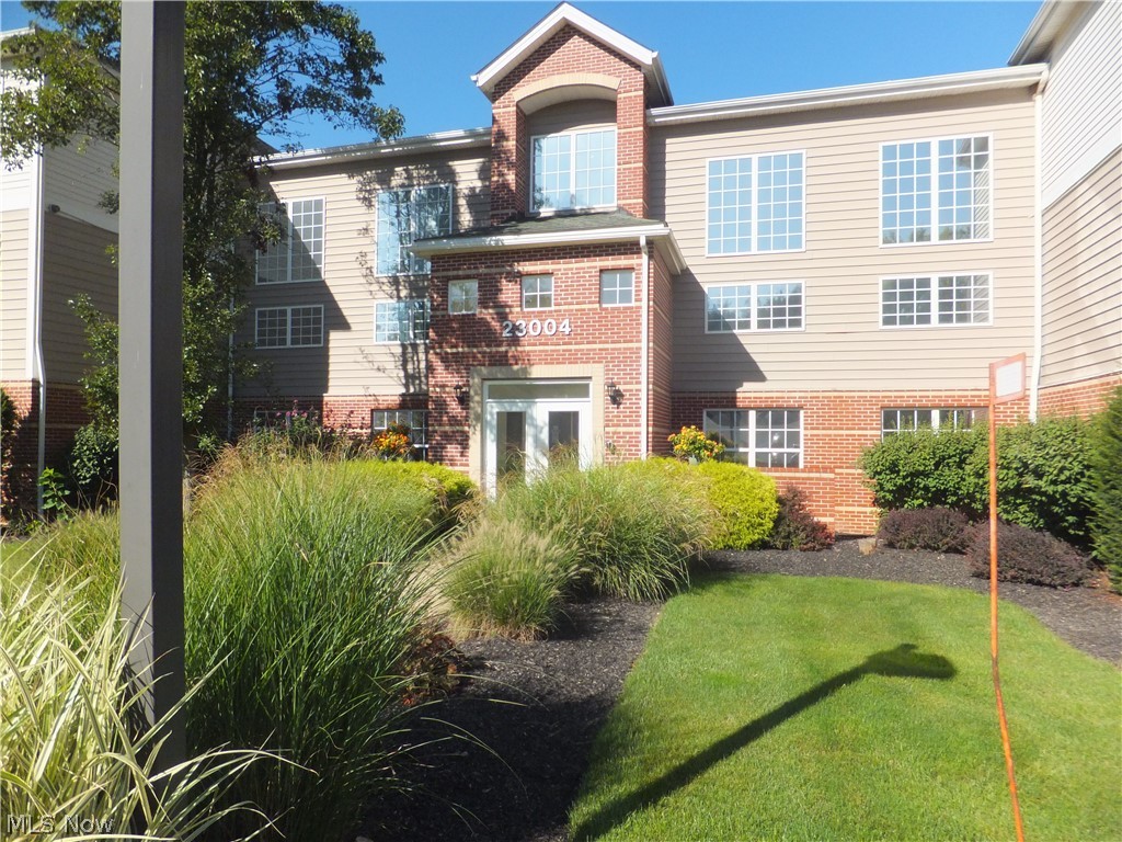23004 Chandlers Lane Unit 114 — photo