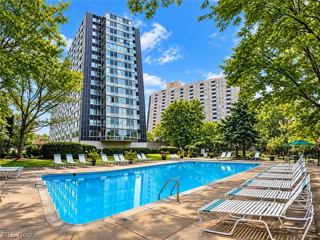 12520 Edgewater Drive Unit 309 — photo