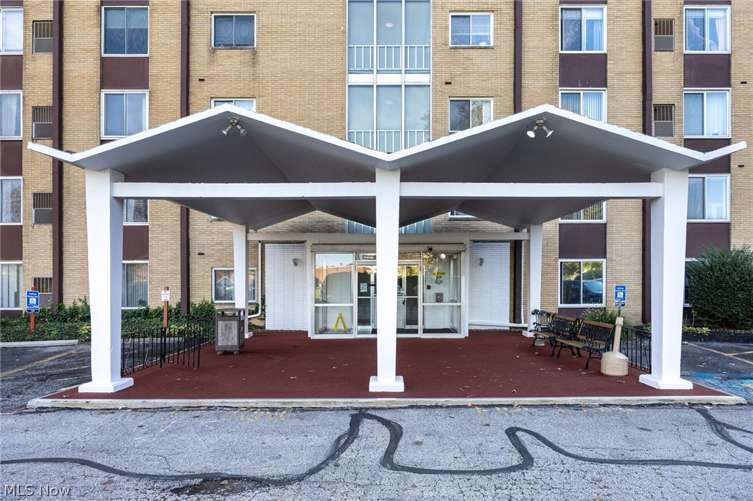 25735 Lorain Road Unit 426 — photo