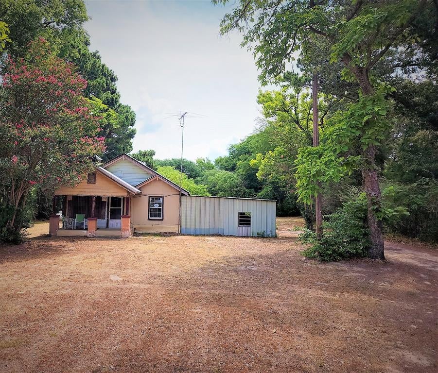 2110 FM 275 — photo