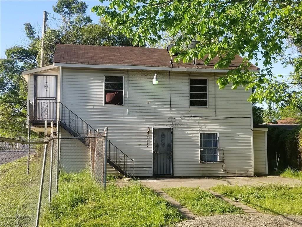 2408 Hearne Avenue — photo