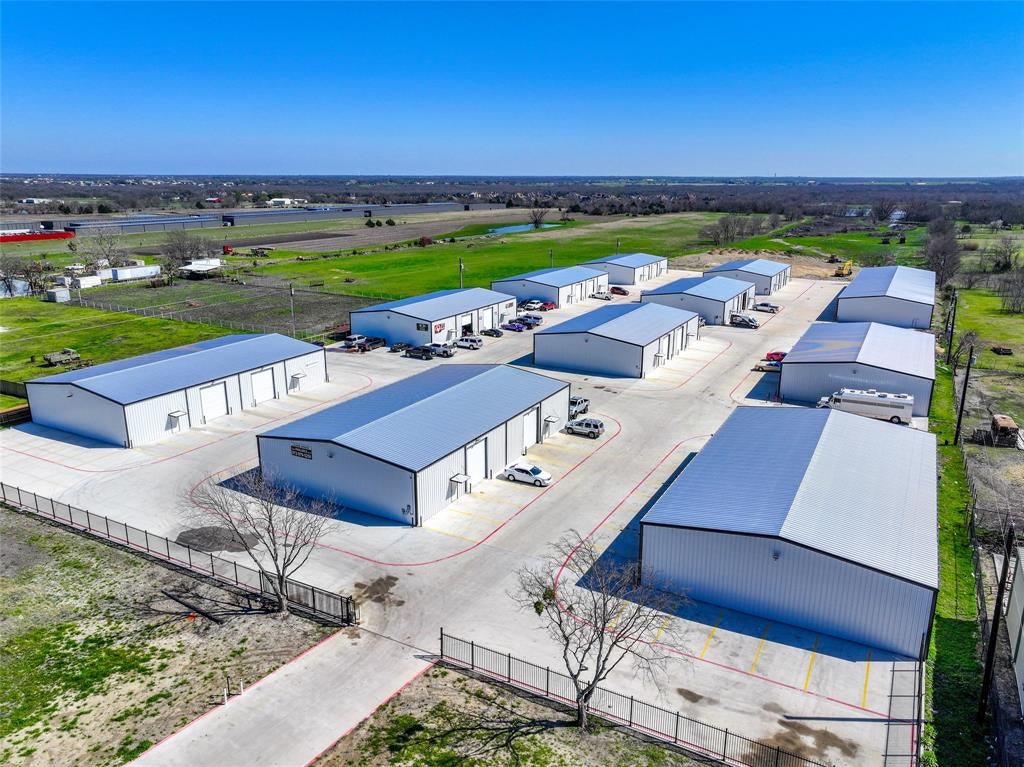 6562 N FM 148 — photo