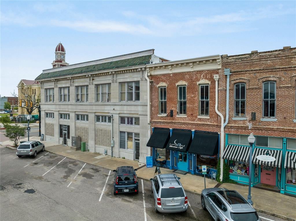 318 N Main Street — photo