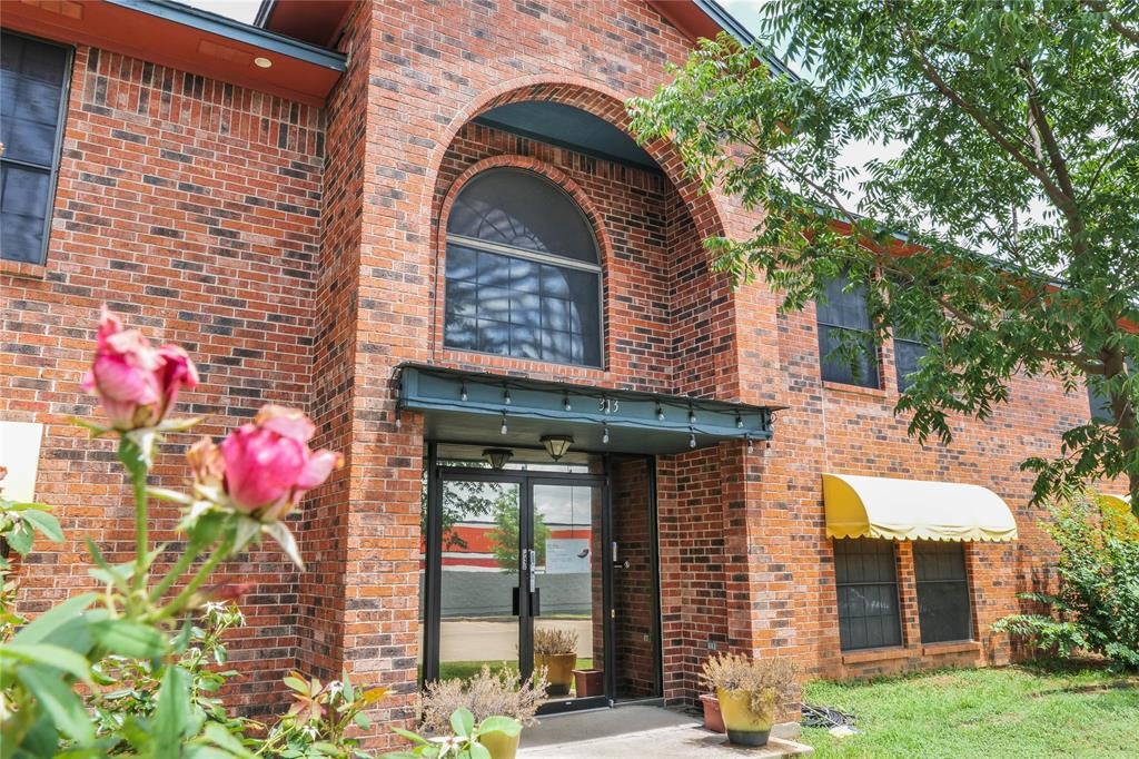 313 Harwood Private Office — photo