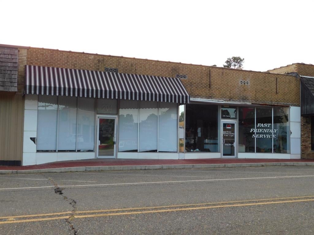 206 Main — photo