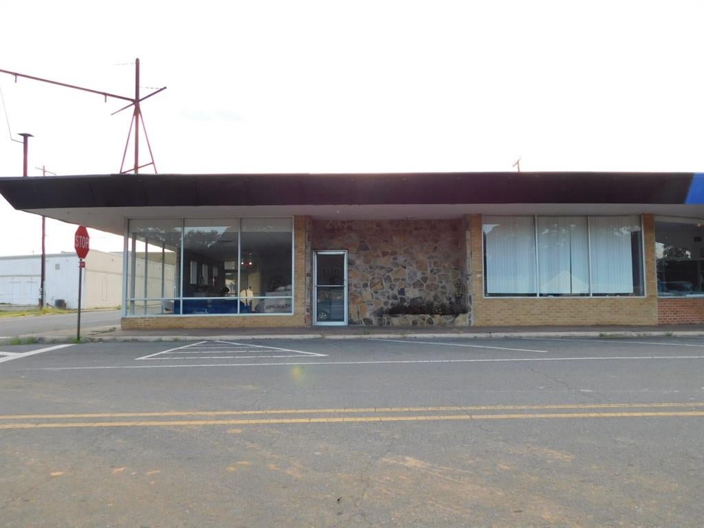 200 NE 1st Street — photo