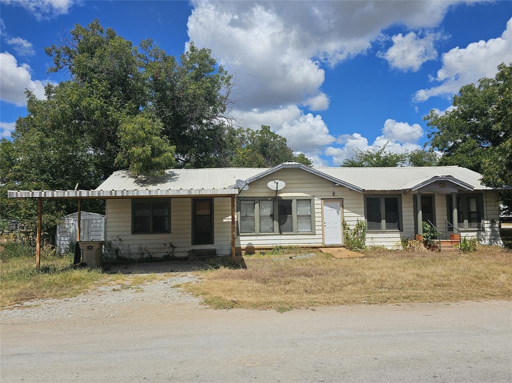 216 E Pecan Street — photo