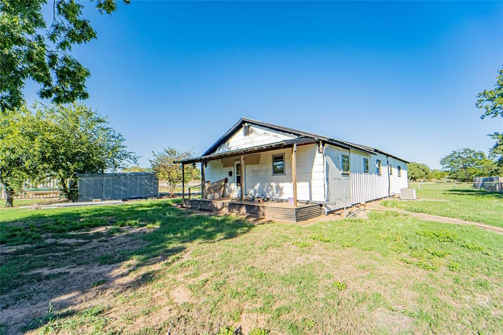 701 FM 209 E — photo