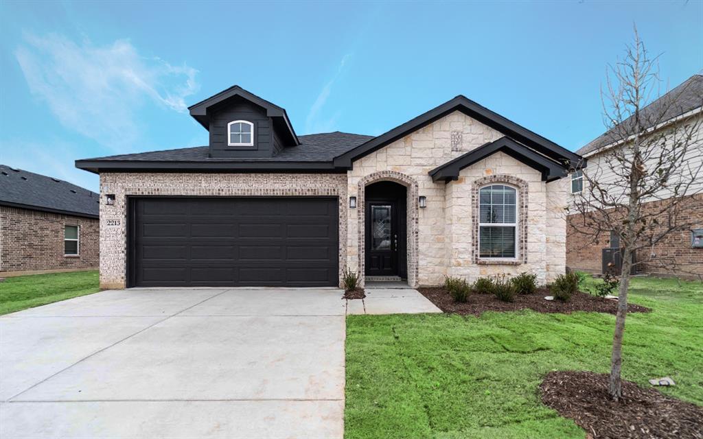 2213 Ridgecrest Lane — photo