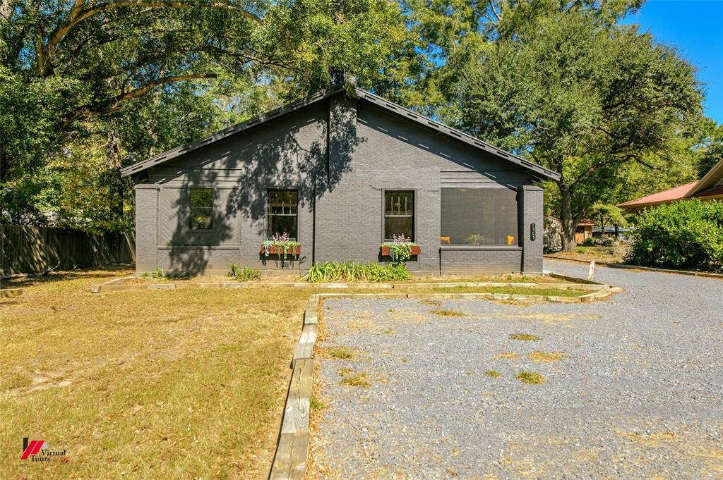 1505 McArthur Drive — photo