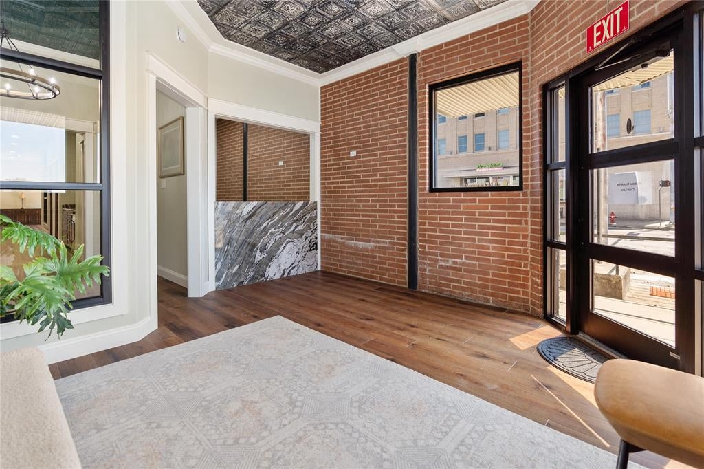 71 N Waco Street — photo