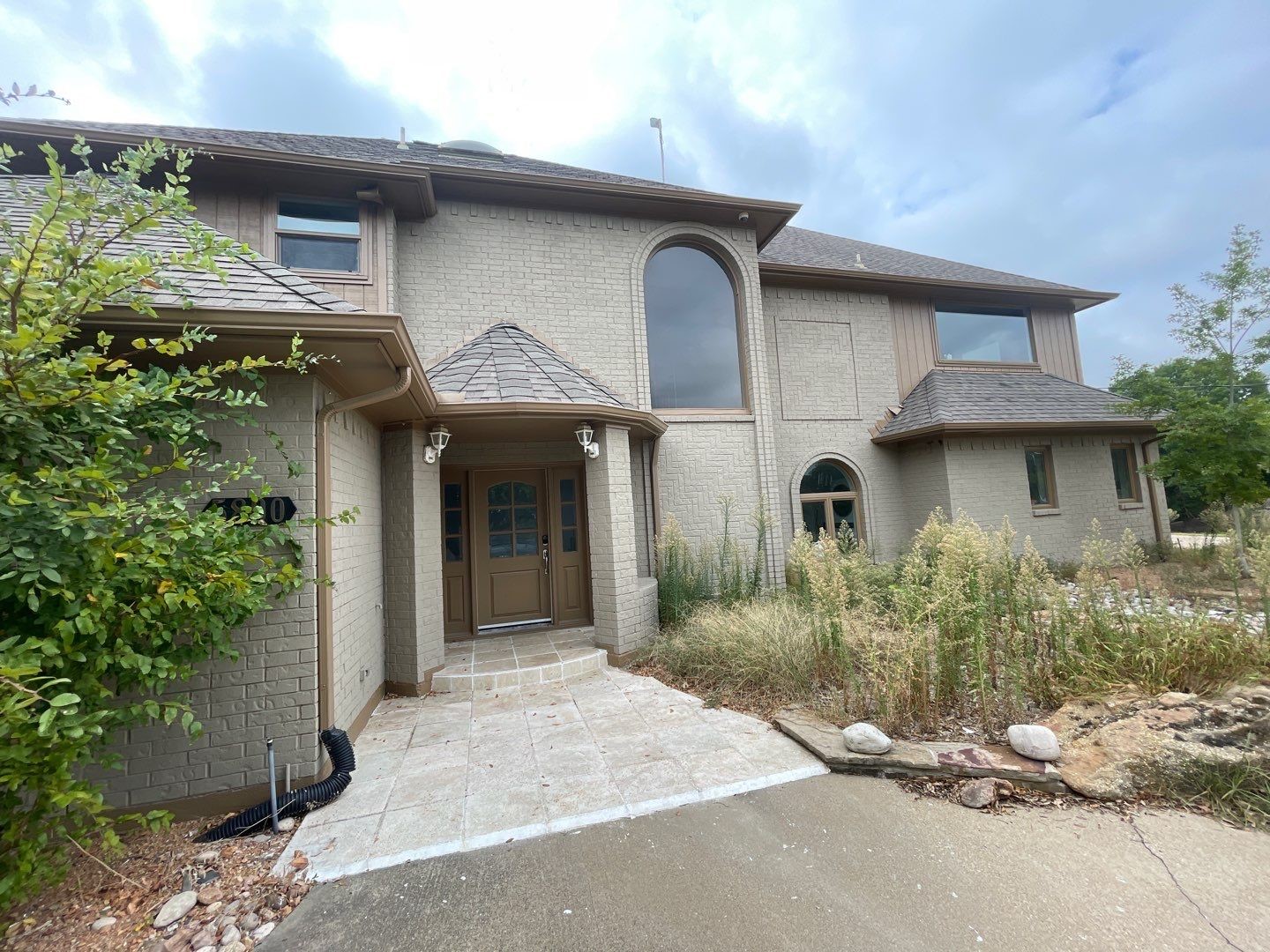5890 Montgomery Road — photo
