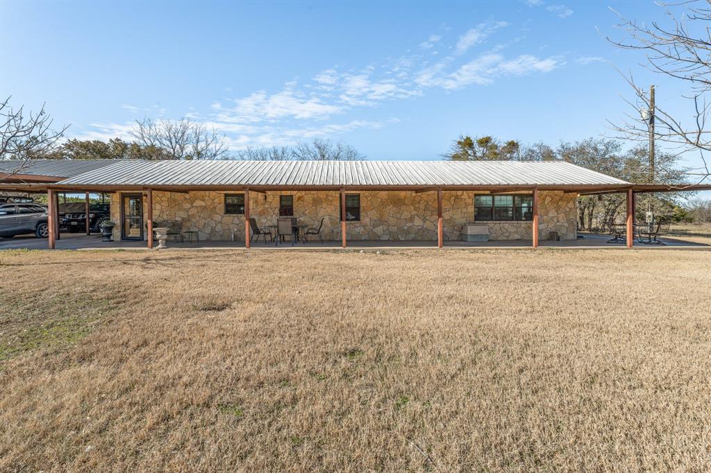 172 Private Road 2361 — photo