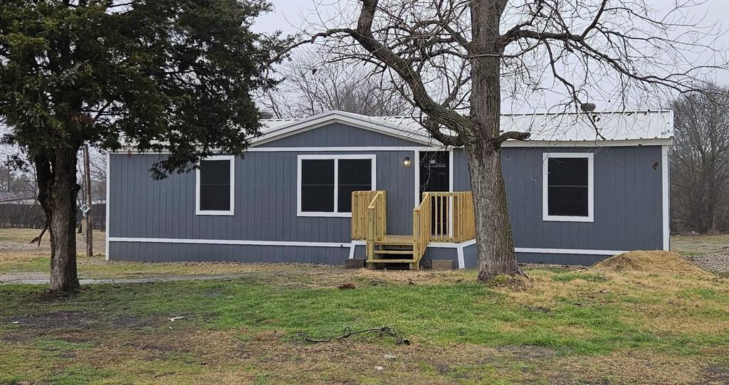 2237 FM 1182 — photo