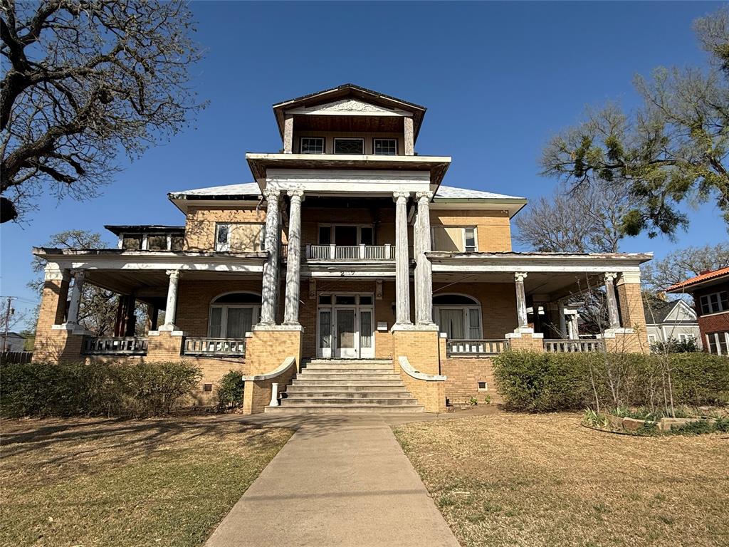 207 NW 4th Avenue — photo