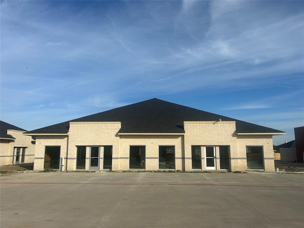 1009 E FM 1187 300 — photo