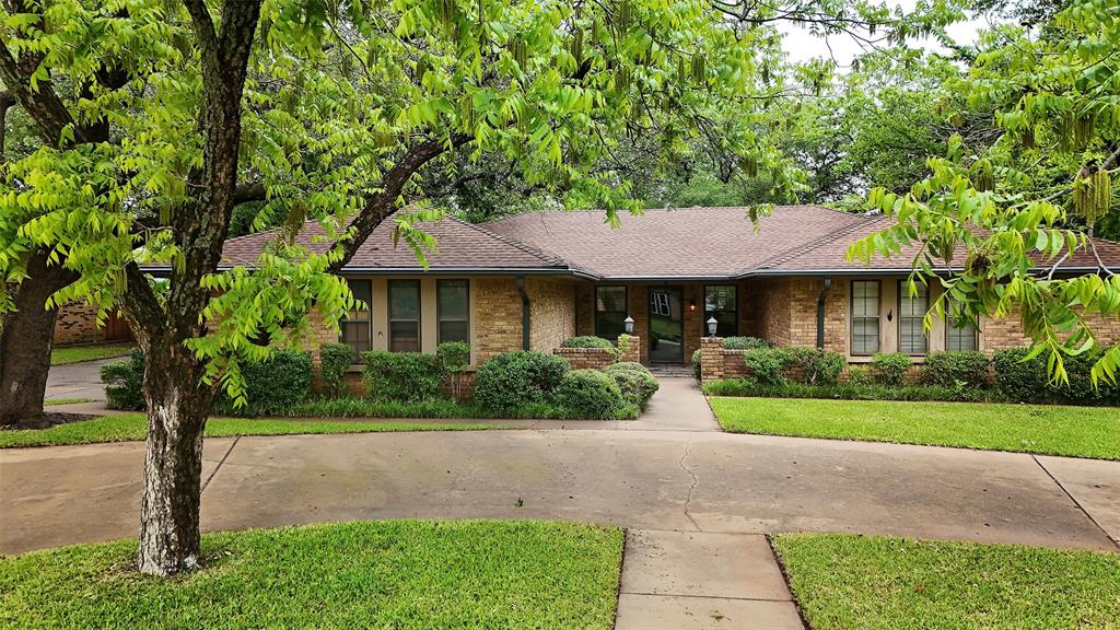 1305 Cliff Drive — photo