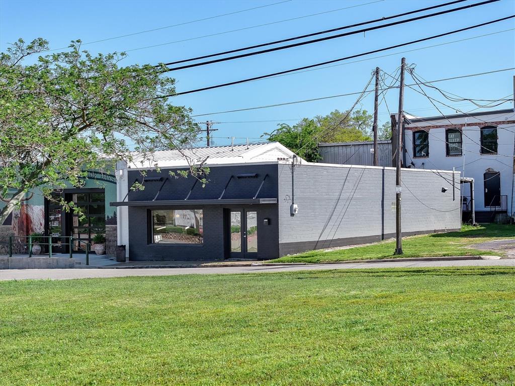 151 E Terrell Street — photo