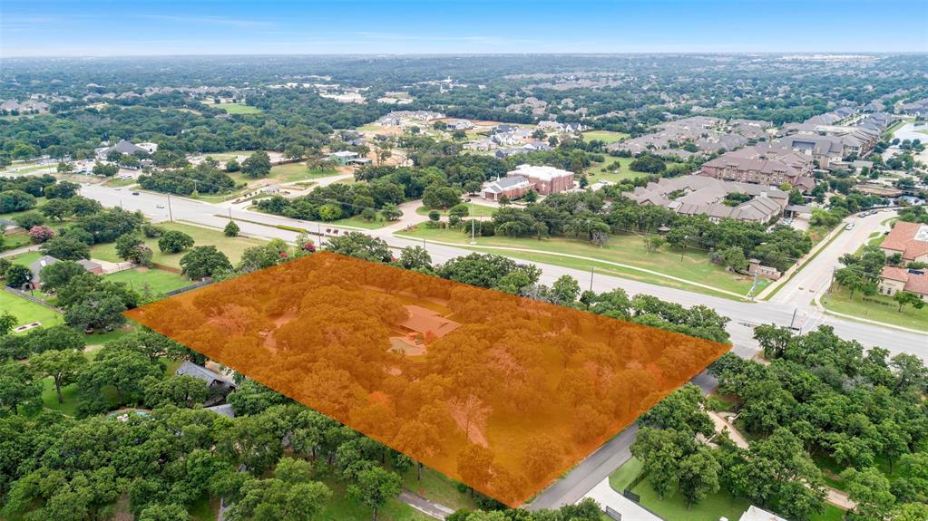 2740 W Southlake Boulevard — photo
