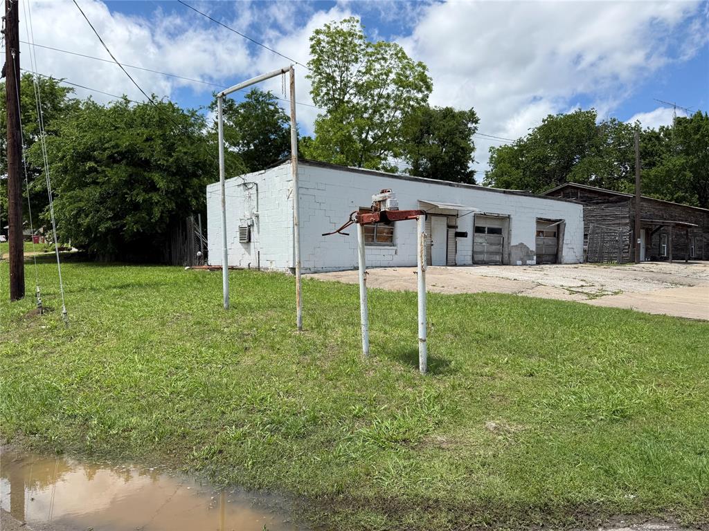 501 Katy Boulevard — photo