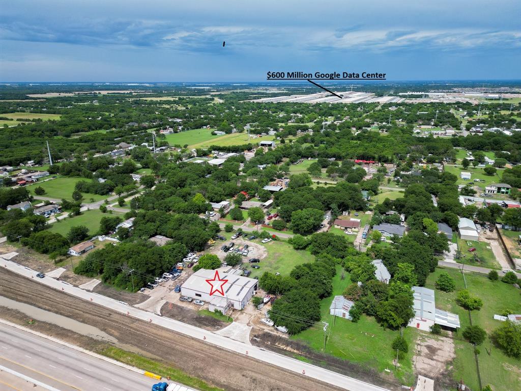 630 N I-35 Frontage Road — photo