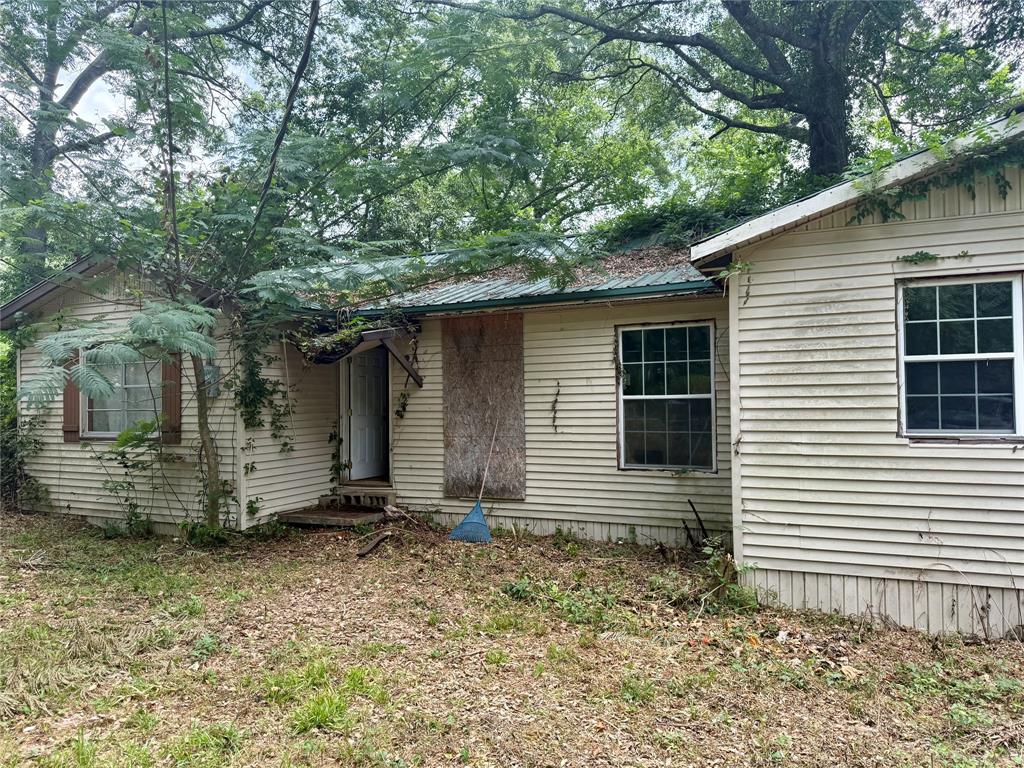 275 Lakeview Drive — photo
