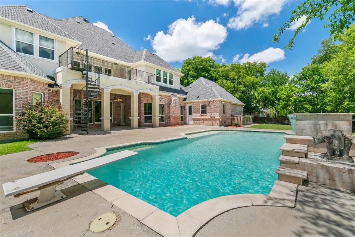 8945 Waterchase Circle — photo