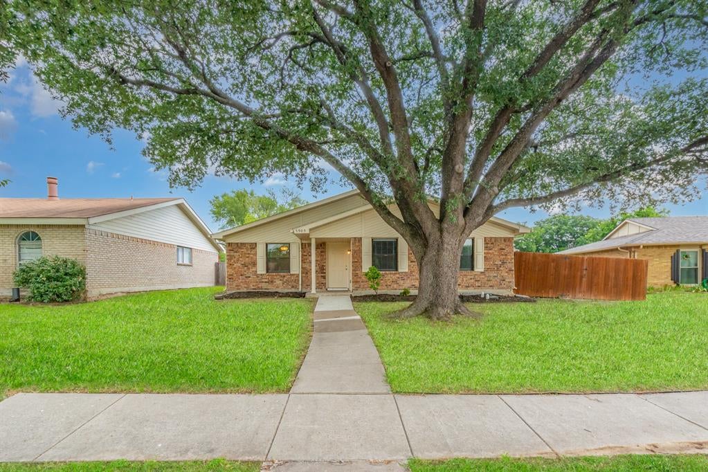5905 Cedar Lane — photo
