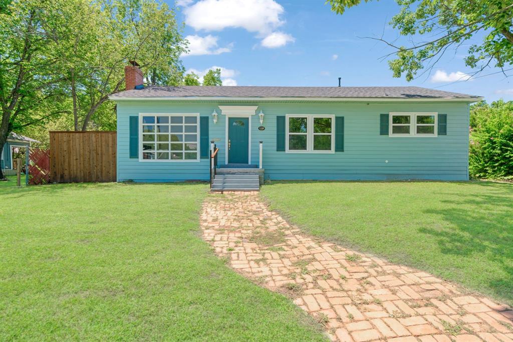 1100 Pine Bluff — photo