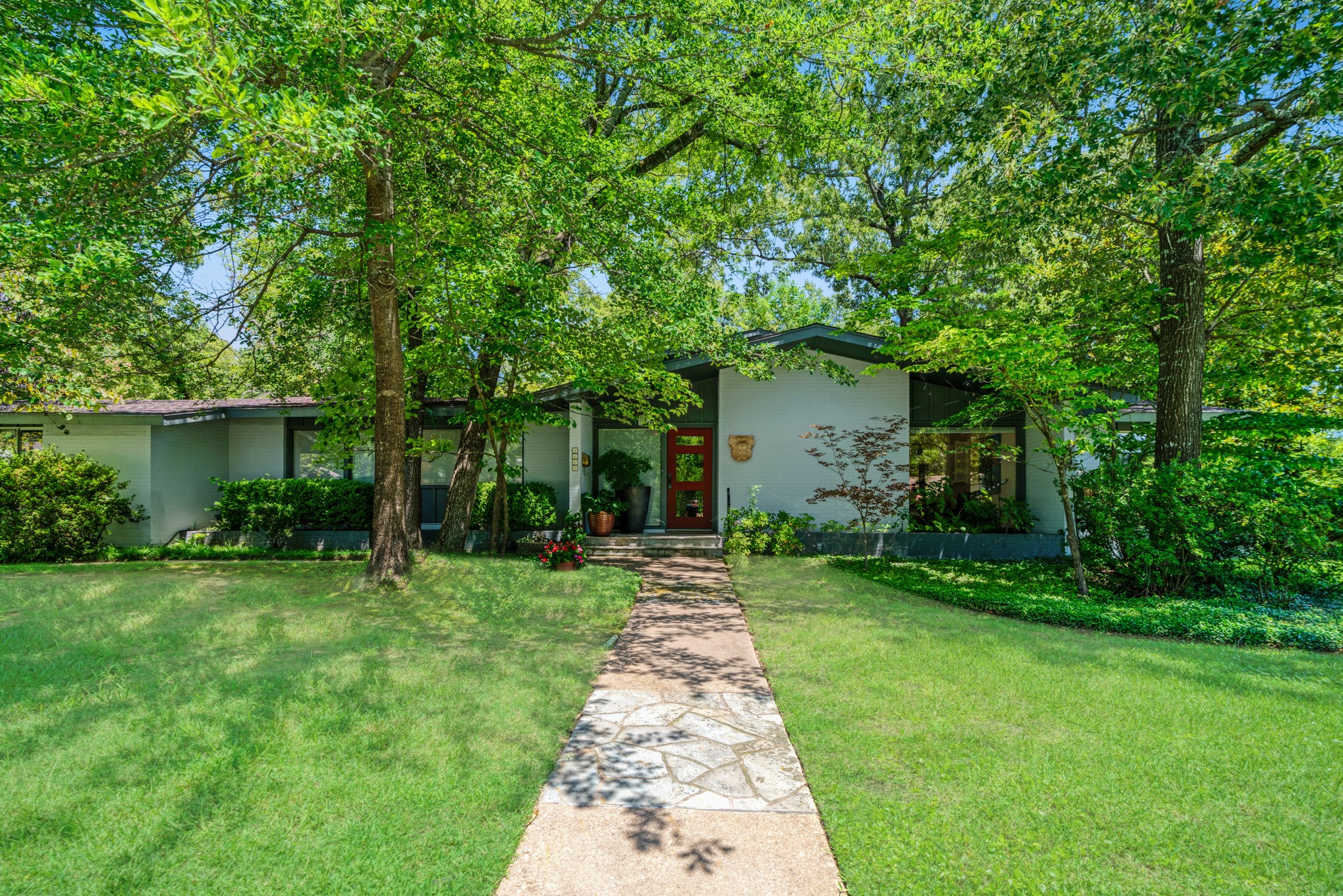 3160 Allen — photo