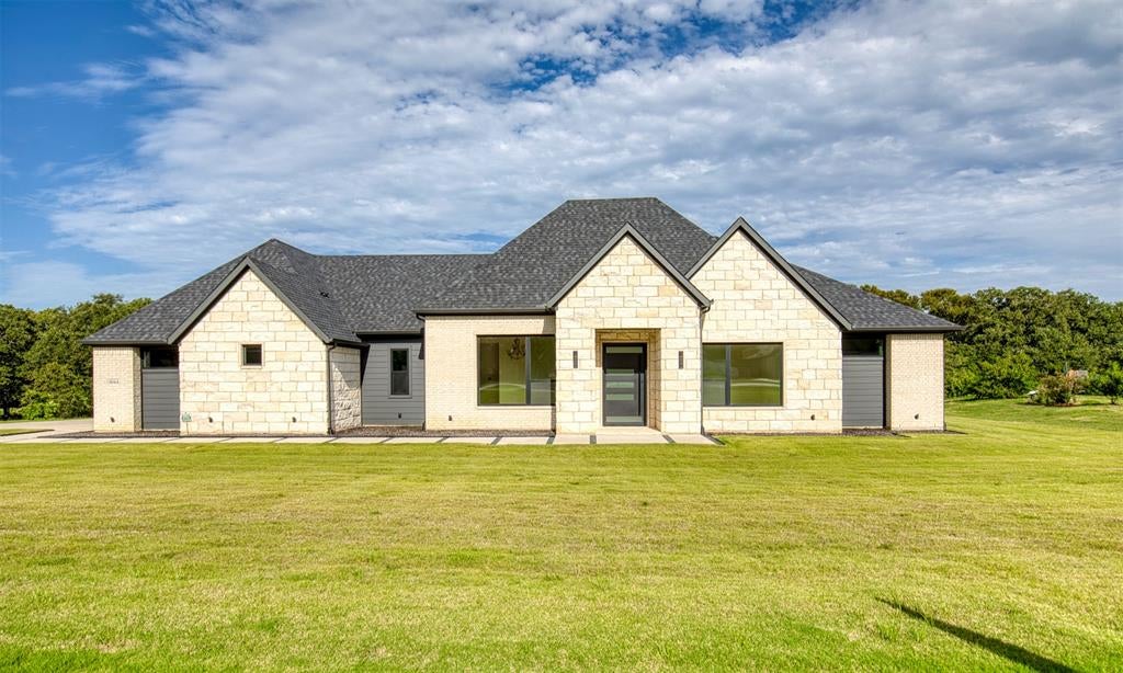 1044 Hidden Oaks Drive — photo