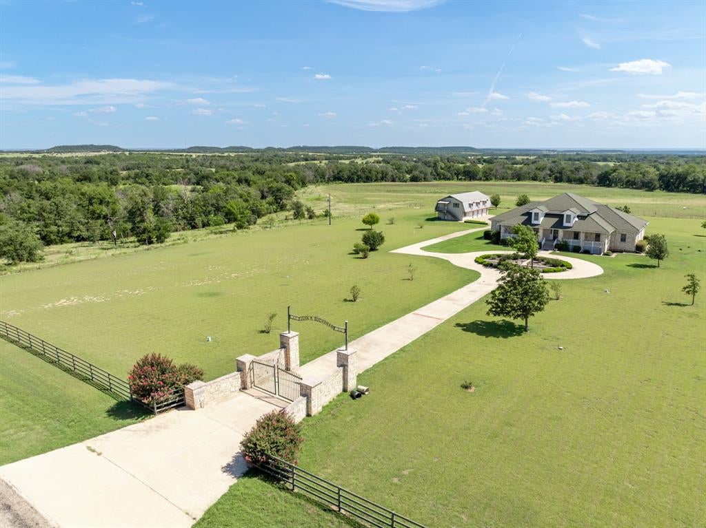 664 FM 182 — photo