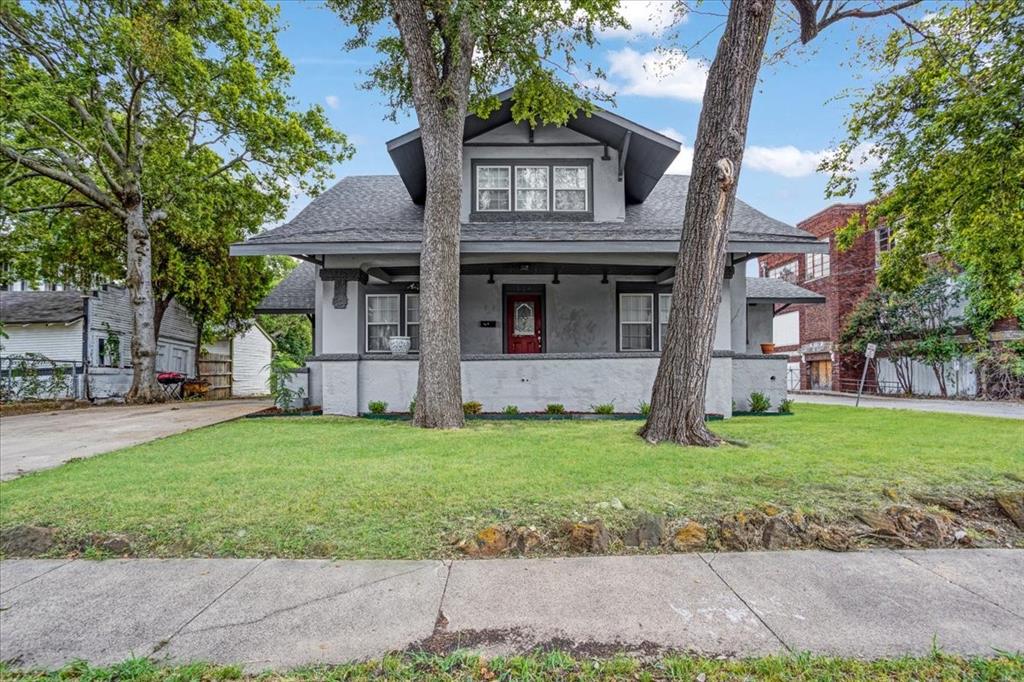 114 W King Street — photo