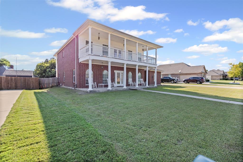 905 Royse Ridge Road — photo