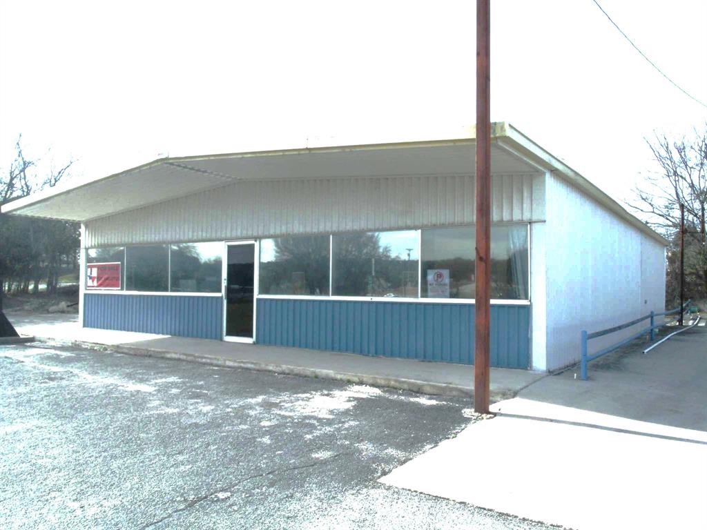 705 N Commercial — photo