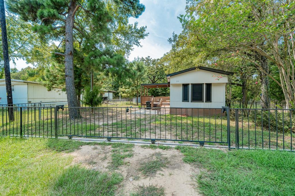 111 Pecos Drive — photo