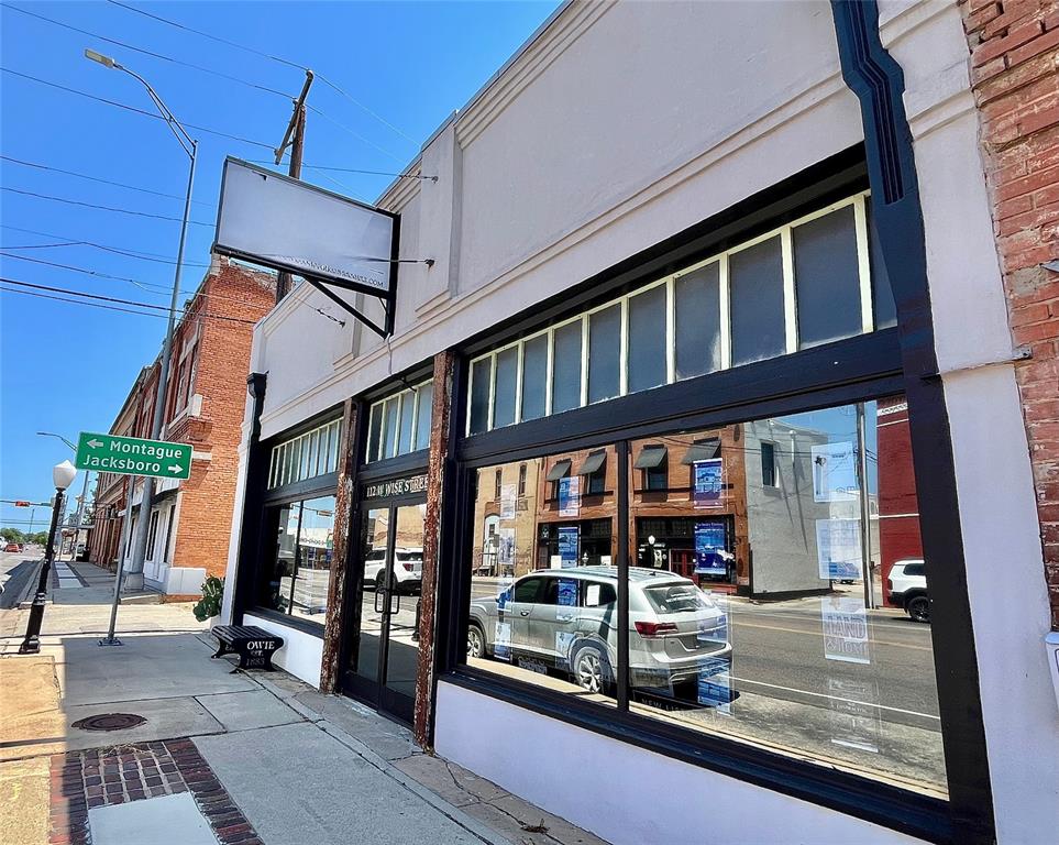 112 W Wise Street — photo