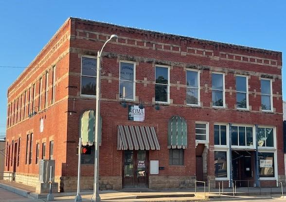 101 E Main Street — photo