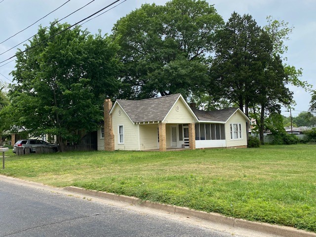 302 W College Street — photo