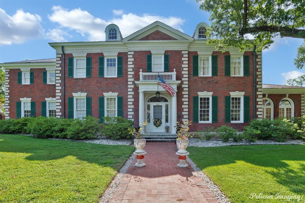 2525 Fairfield Avenue — photo