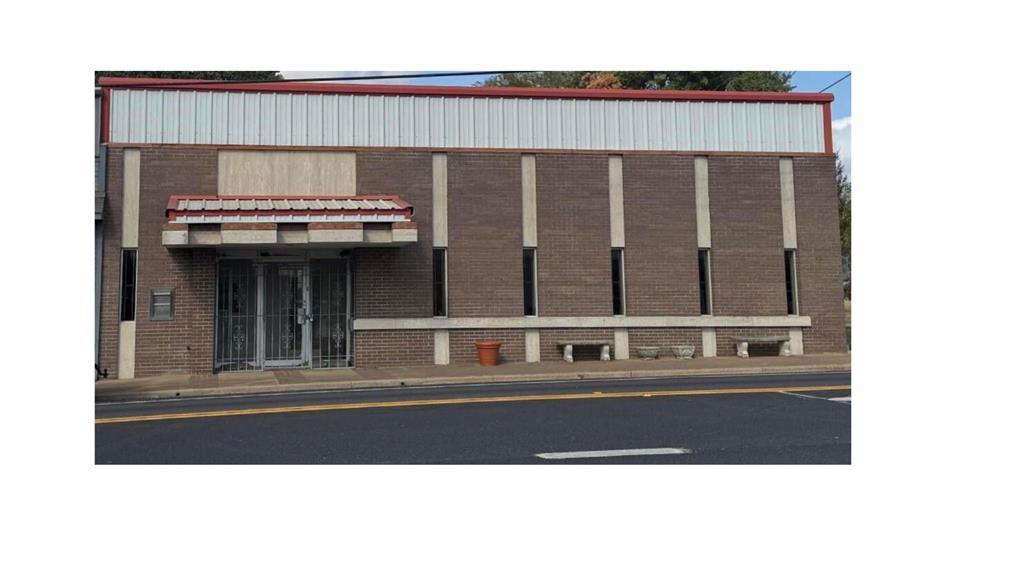 112 W Main Street — photo