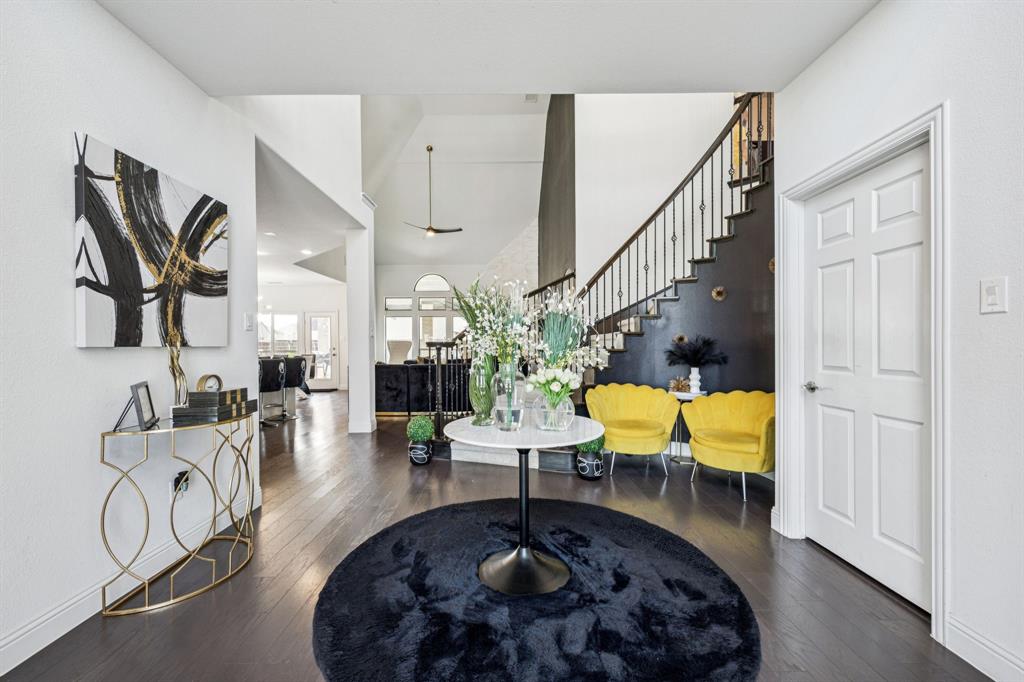 518 Valley Drive — photo
