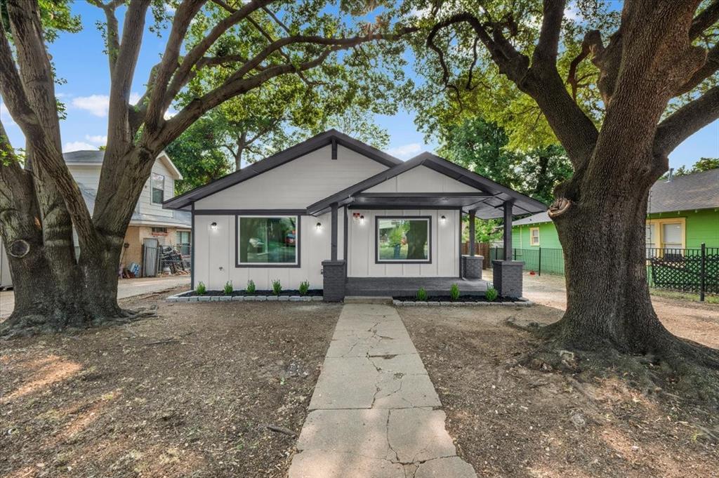 818 Hollywood Avenue — photo