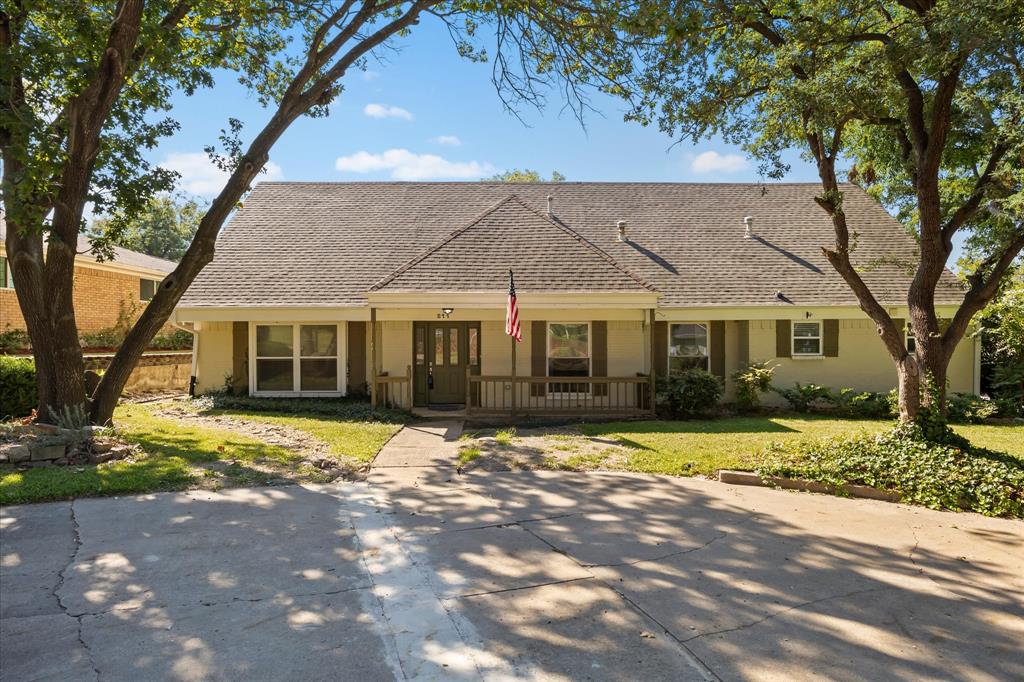 211 Rockbrook Drive — photo