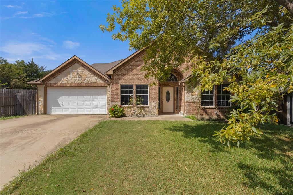 490 Lynne Drive — photo